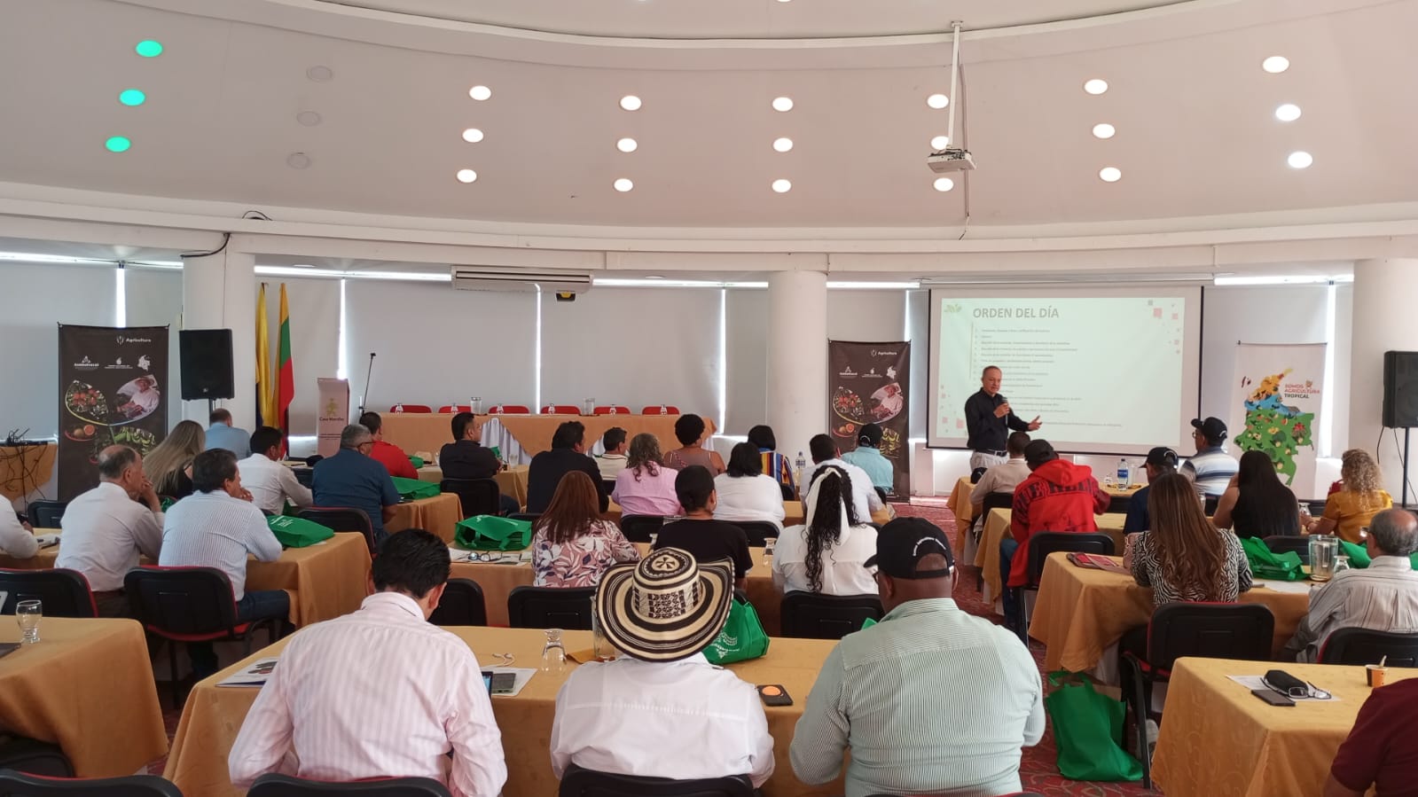 Participación en Congreso Asohofrucol